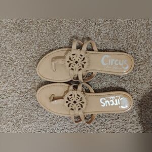 Sam Eldelmen women's thong sandal , beige, size 9
